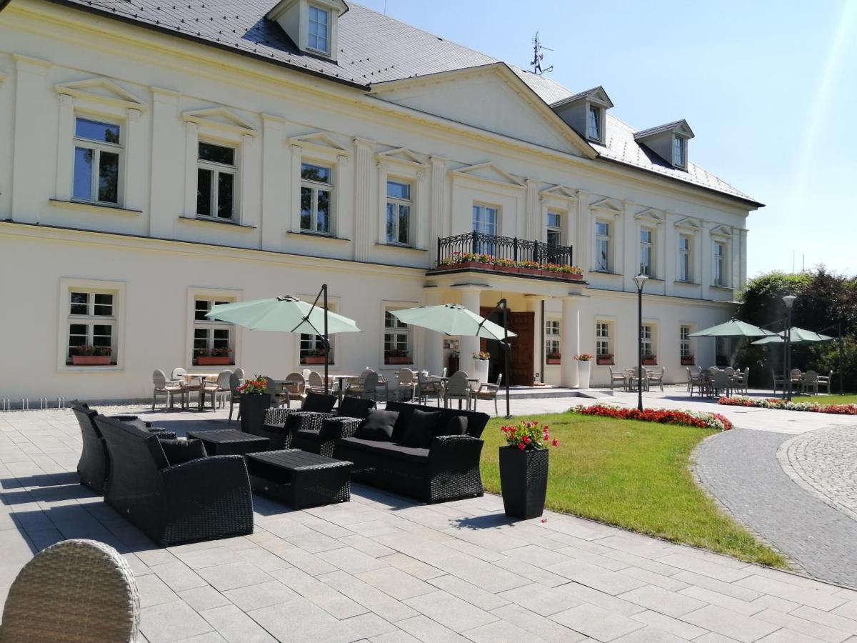 Zamecek Petrovice Hotel Petrovice u Karviné Exterior foto